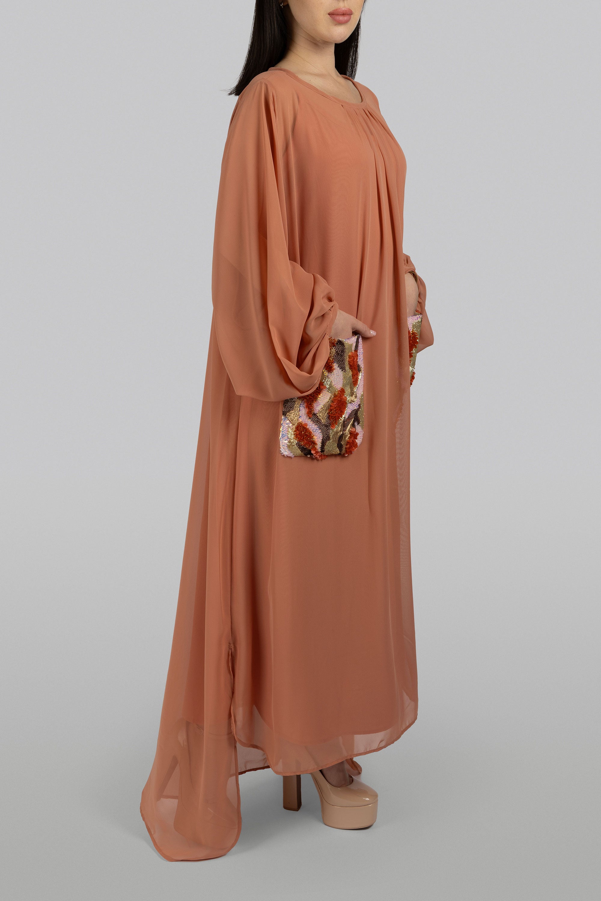 Zinnia dress chiffon maxi with embellished pockets
Zinnia high-low chiffon dress bohemian sleeves KUNST
